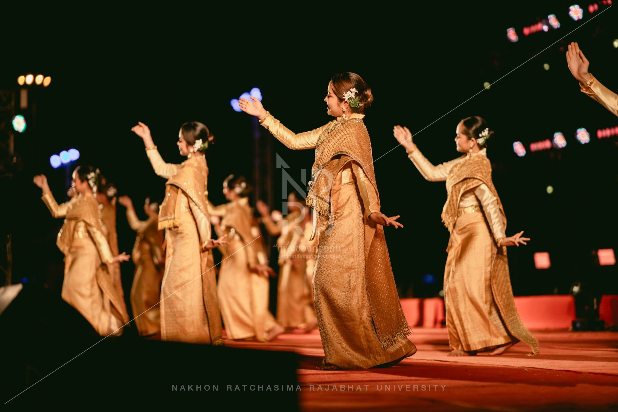 Higher Education Arts Festival in Mueang District (2)