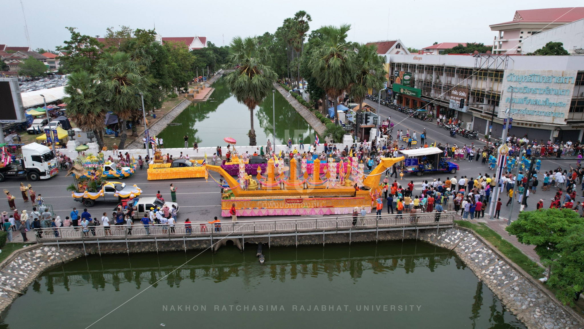 Wax Candle Festival in Mueang District (2)