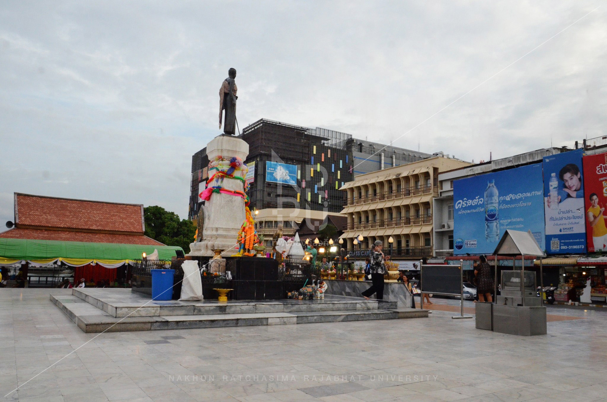 Thao Suranari Square  (9)