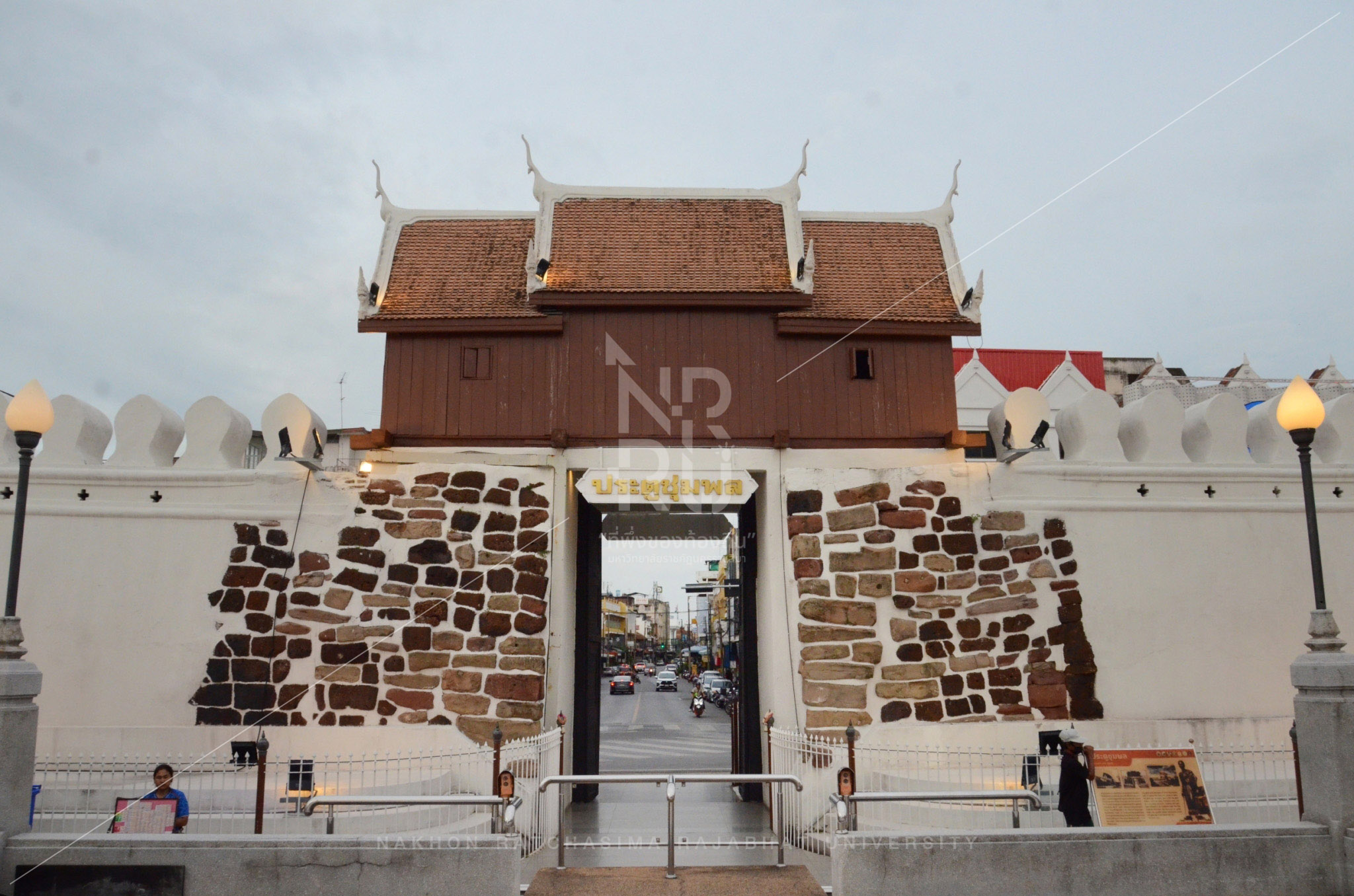 Thao Suranari Square  (10)