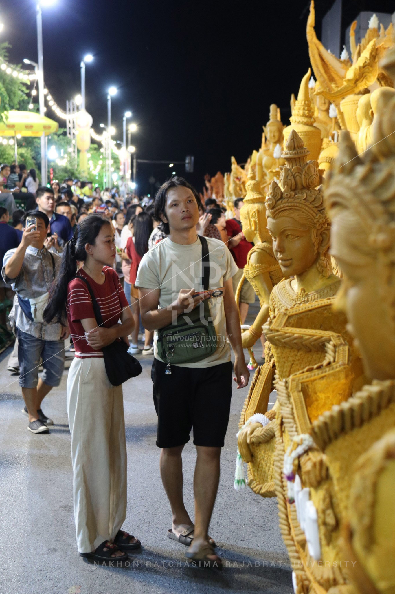 Korat Candle Festival in Mueang District (6)