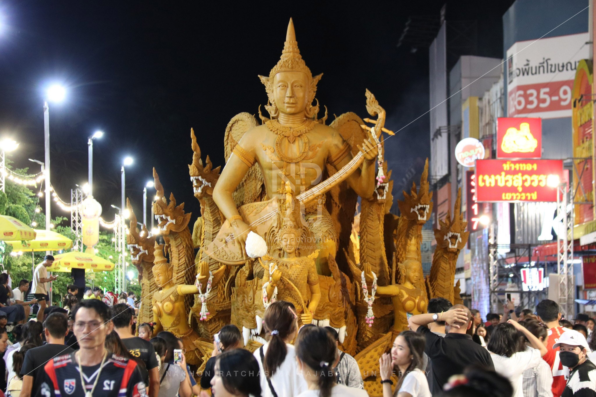 Korat Candle Festival in Mueang District (8)