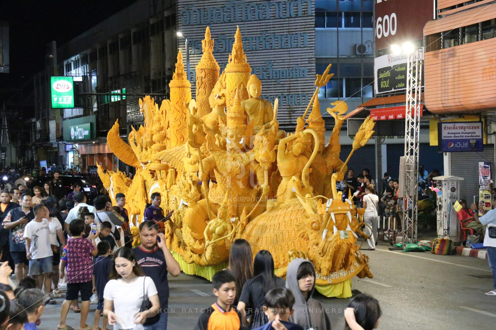 Korat Candle Festival in Mueang District (12)