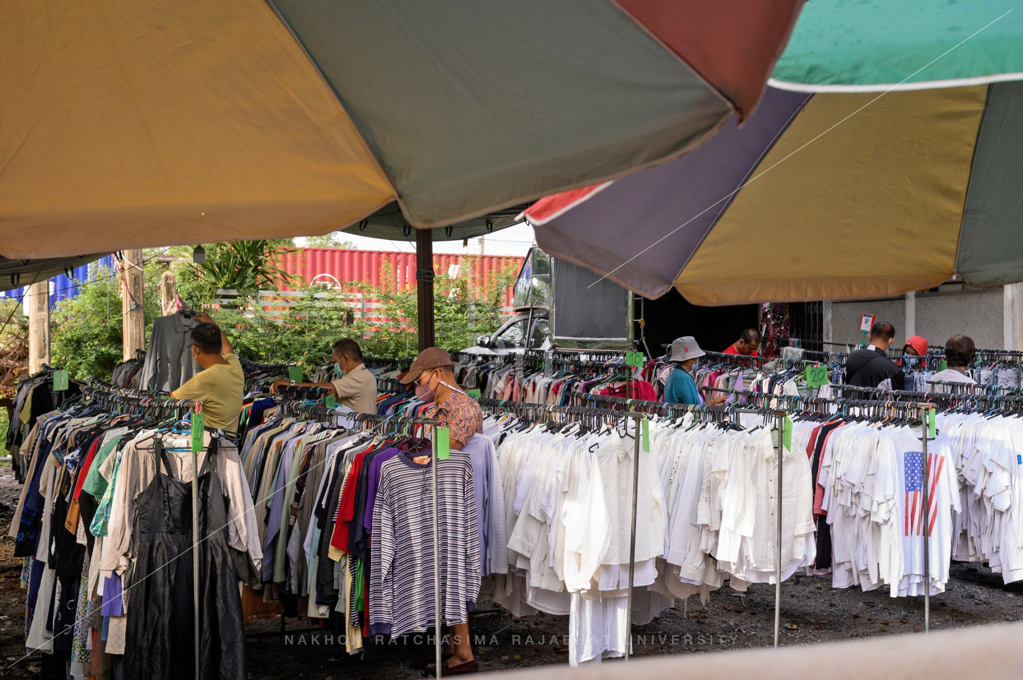 Chira Junction Railway Market in Mueang District (1)