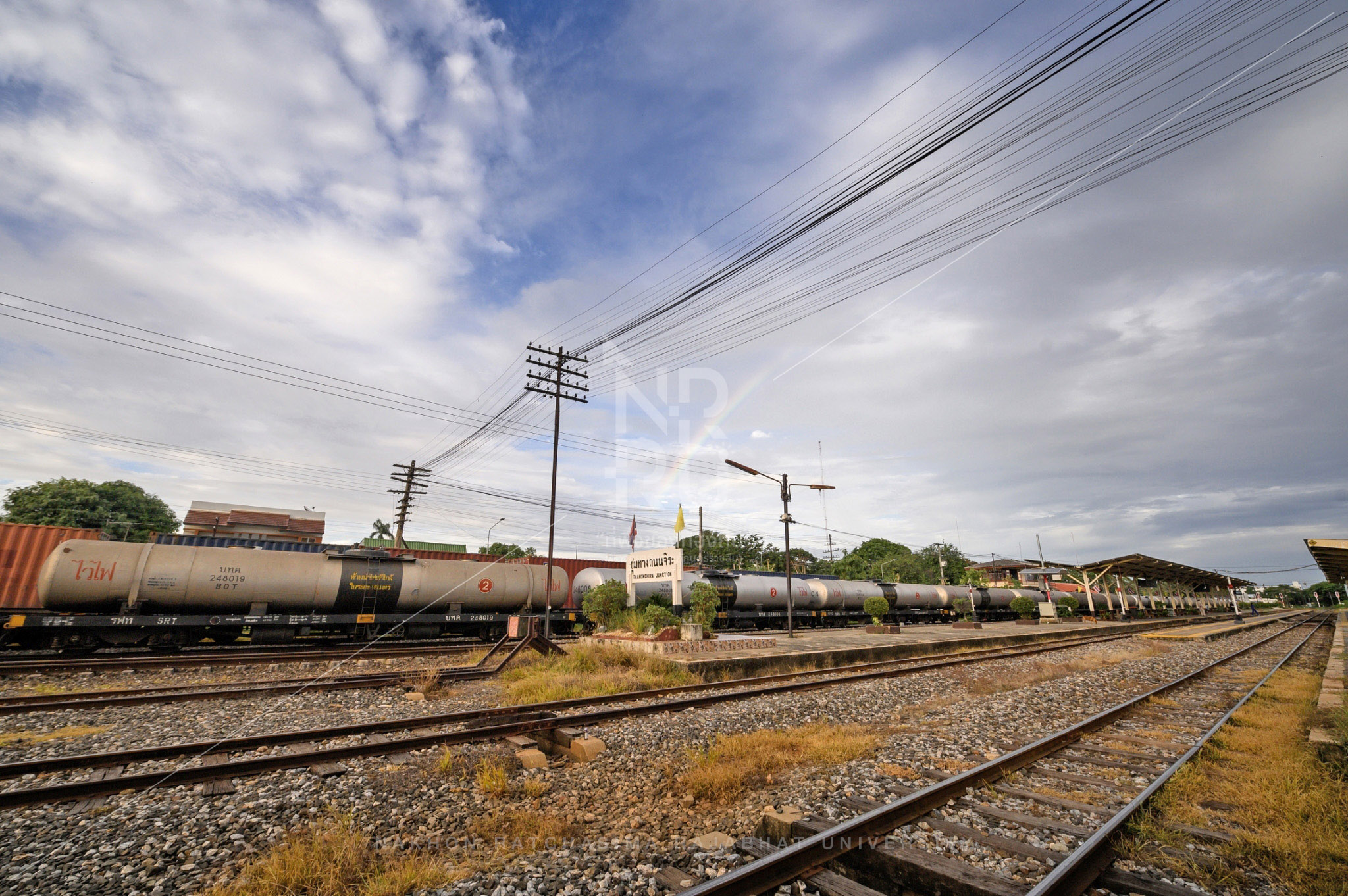Chira Junction Railway Market in Mueang District (8)