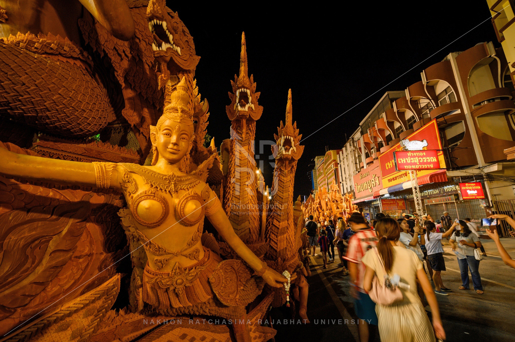 Candle Procession in Mueang District (1)