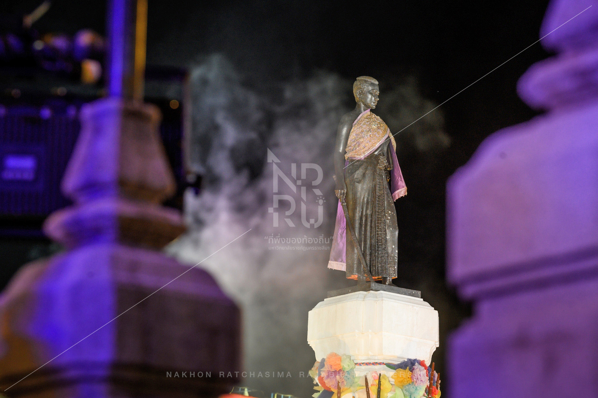 Candle Procession in Mueang District (4)