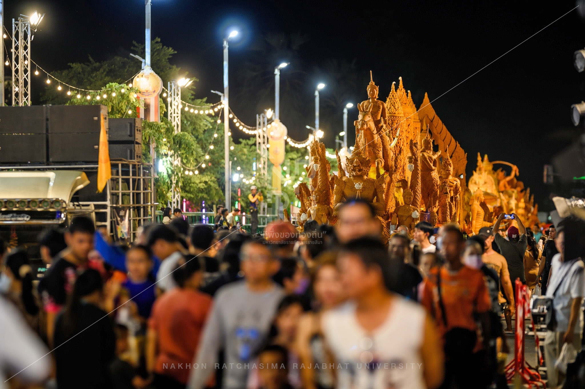 Candle Procession in Mueang District (5)