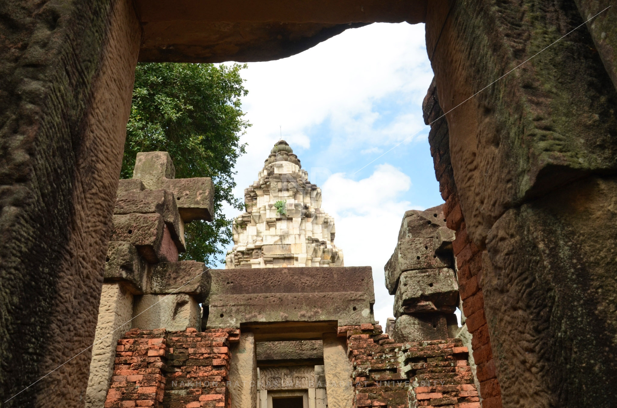 Phanom Wan Stone Castle in Mueang District (2)