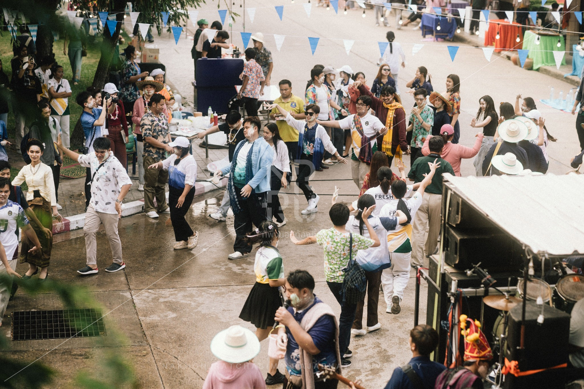 Songkran Mueang District (2)