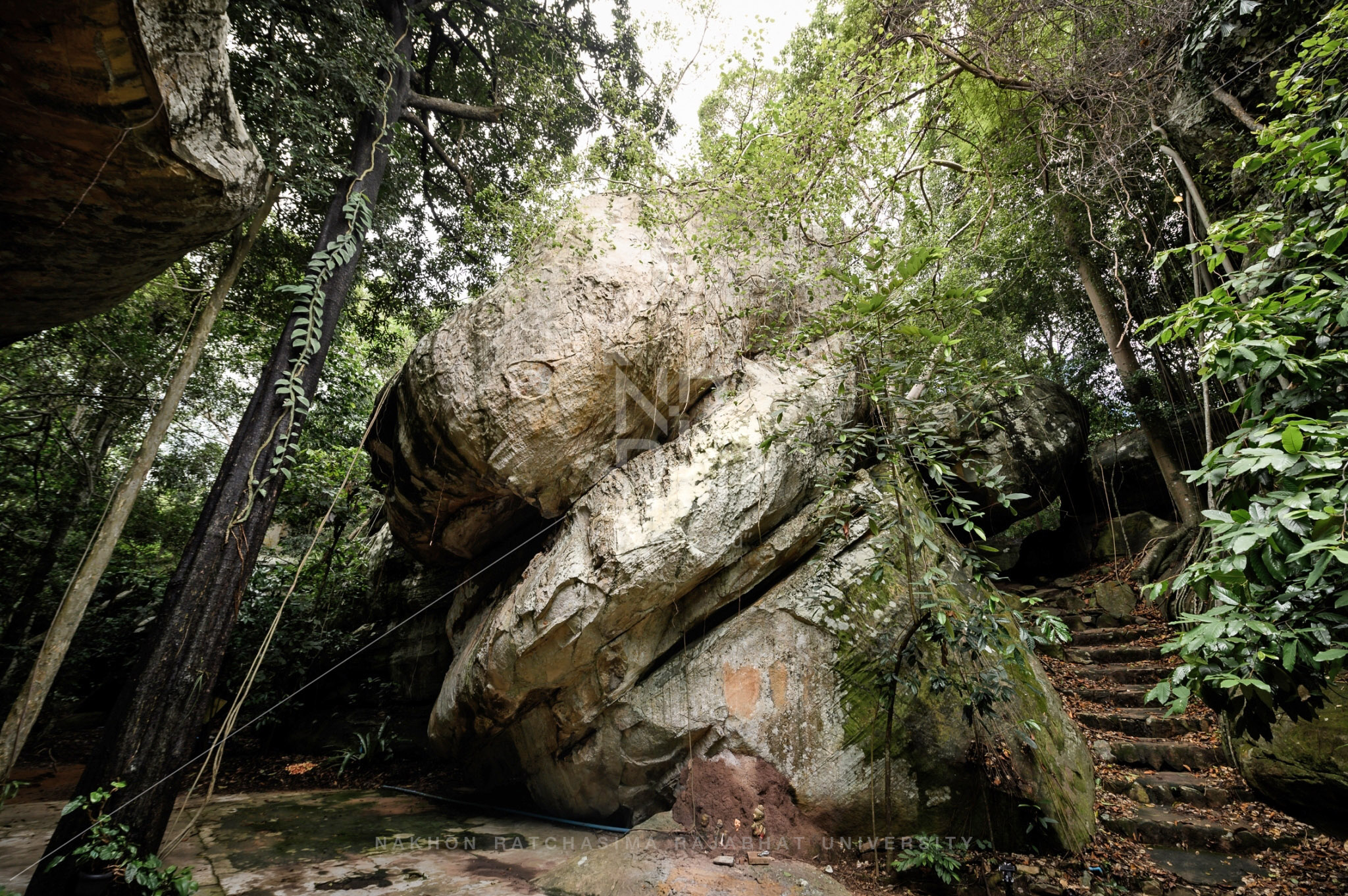 Wat Khao Chan Ngam in Sikhio District (8)