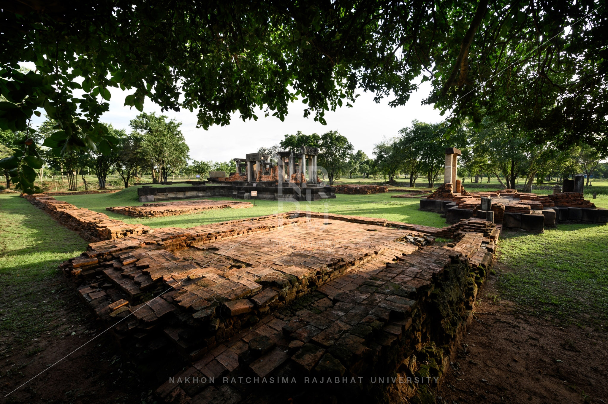 Prasat Mueang Kaek in Sung Noen District