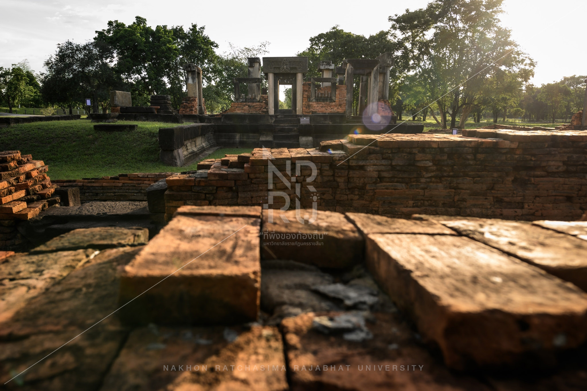 Prasat Mueang Kaek in Sung Noen District