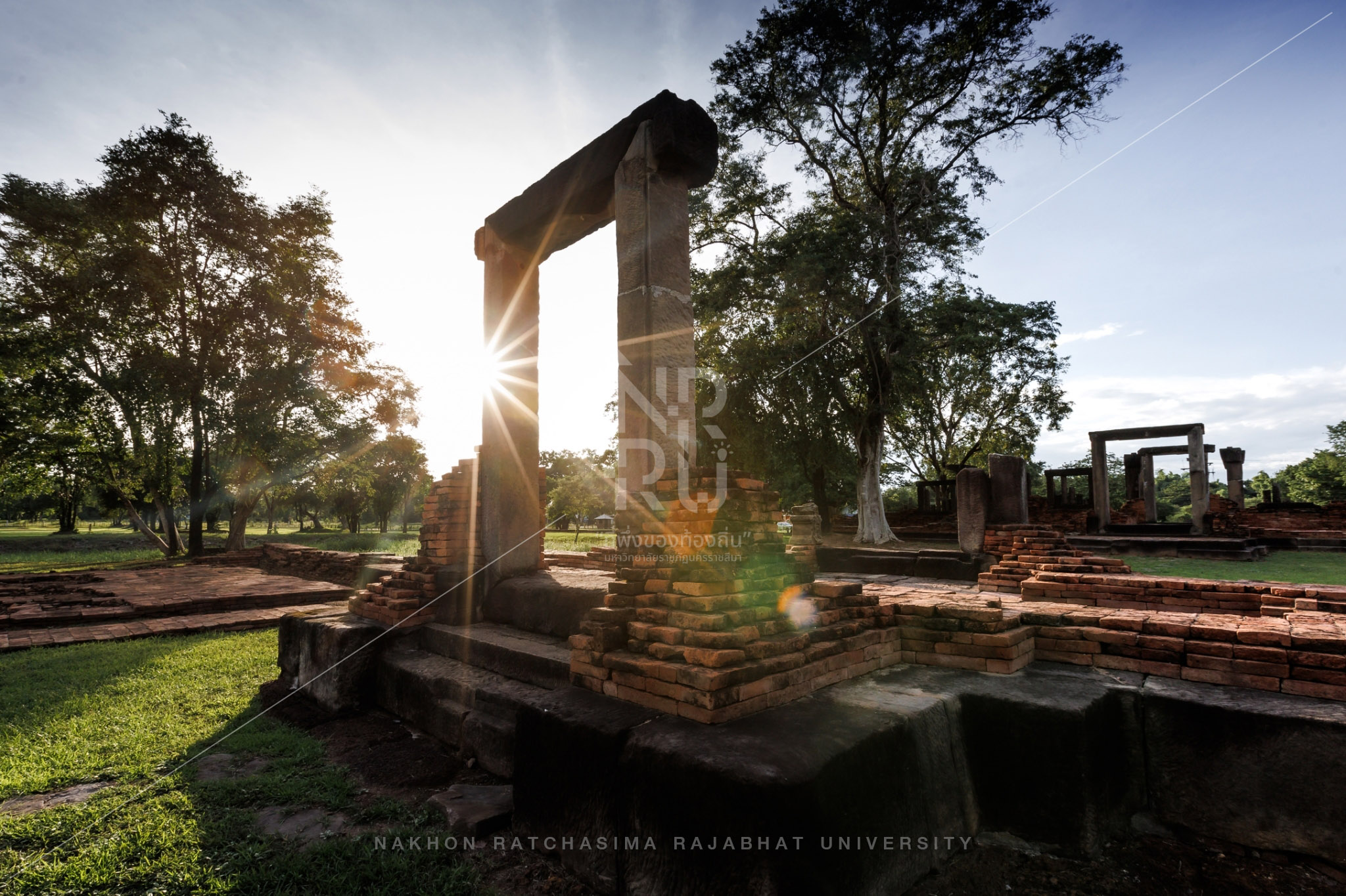 Prasat Mueang Kaek in Sung Noen District
