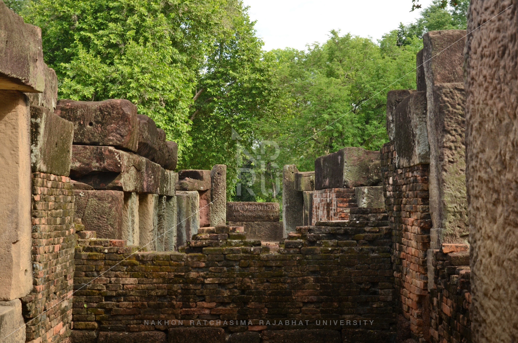 Phanom Wan Stone Castle in Mueang District (11)