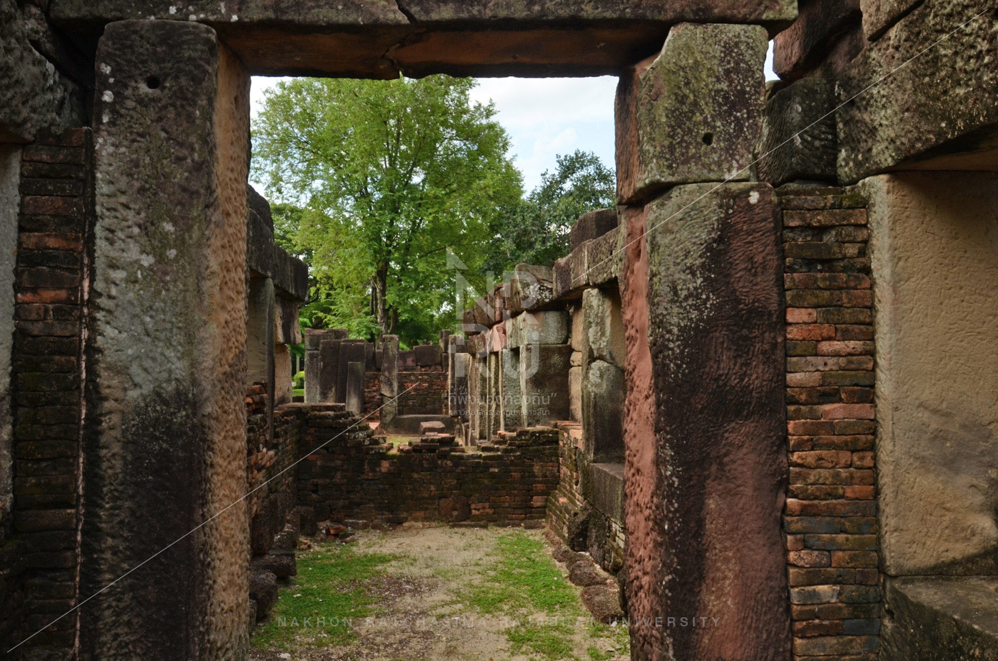 Phanom Wan Stone Castle in Mueang District (12)