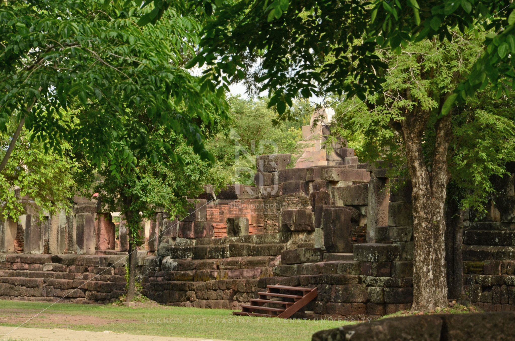 Phanom Wan Stone Castle in Mueang District (23)