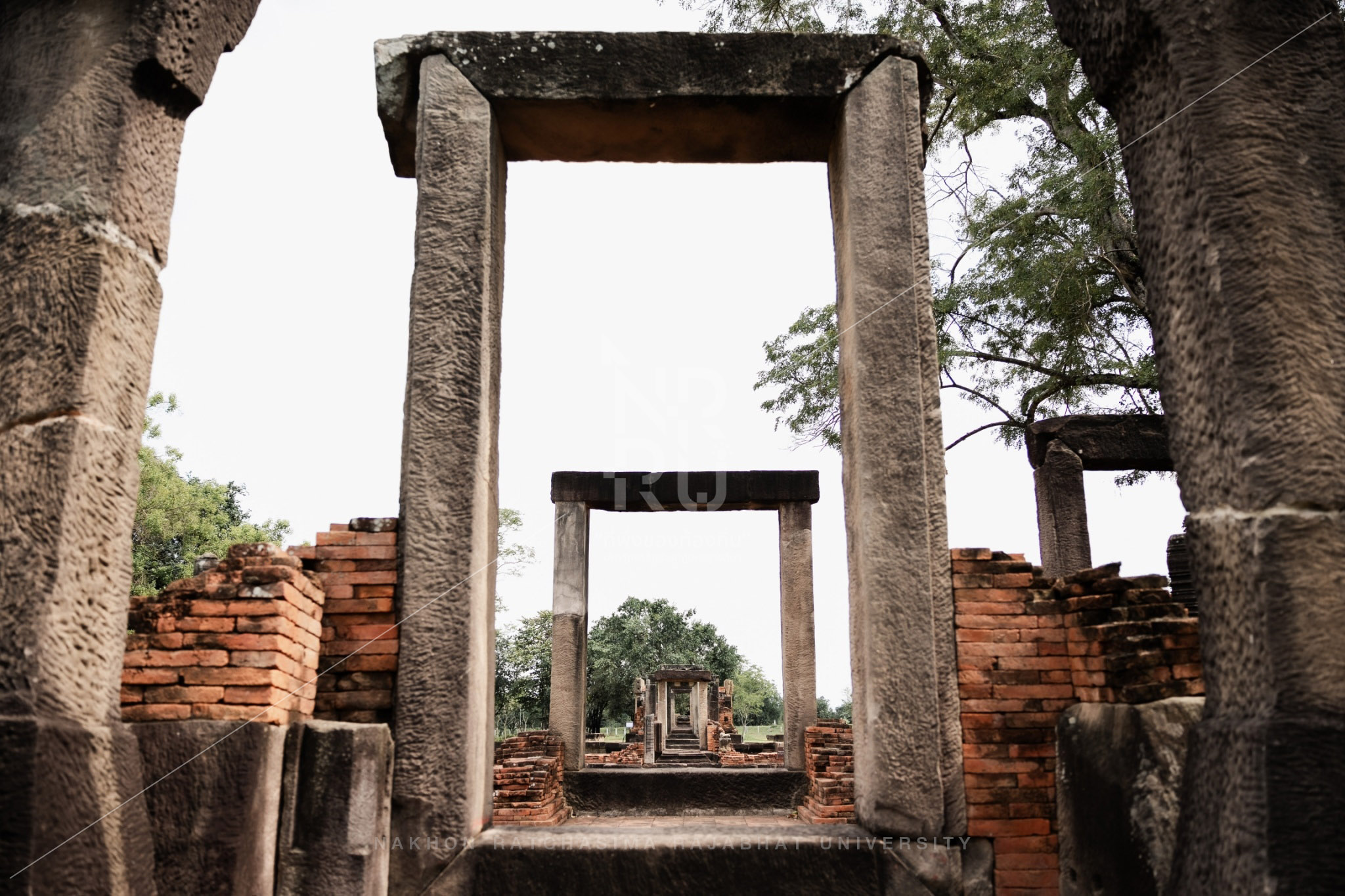 Prasat Mueang Kaek in Sung Noen District (3)